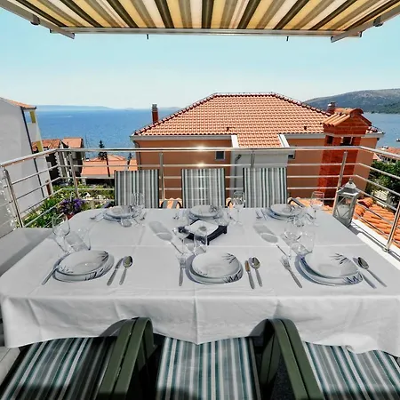 Prázdninový dům Holiday N&n Seget Vranjica